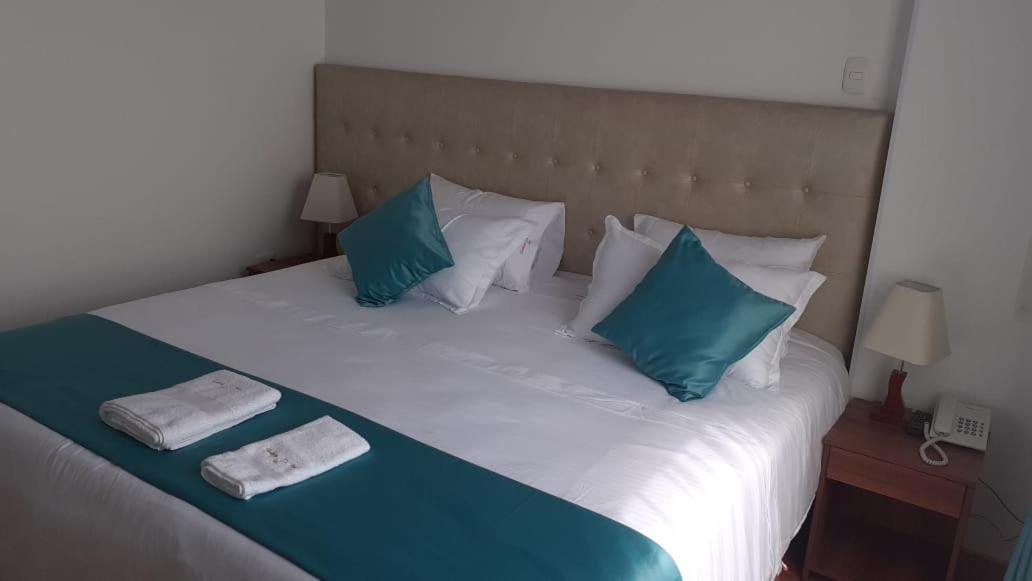 Hotel En Bogota - Fontana Di Trevi Εξωτερικό φωτογραφία